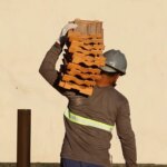 Salário na construção recua 22% em dez anos, diz IBGE
