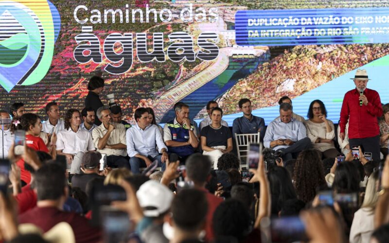 São Francisco: Lula autoriza duplicação de bombeamento do Eixo Norte