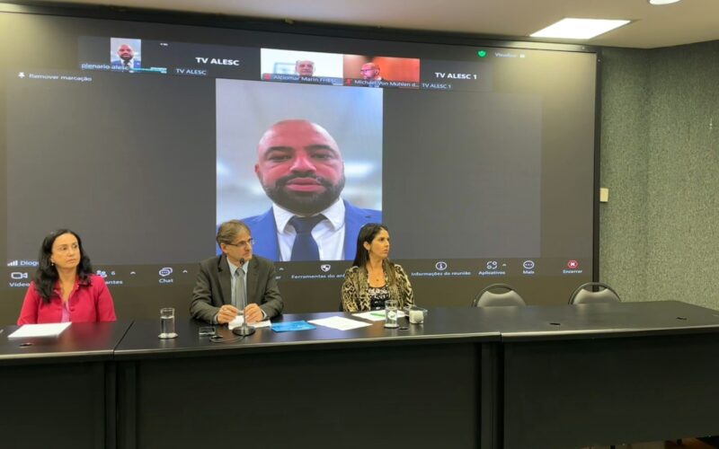 Saúde destaca ampliação de leitos, cirurgias eletivas e execução orçamentária em audiência na Alesc
