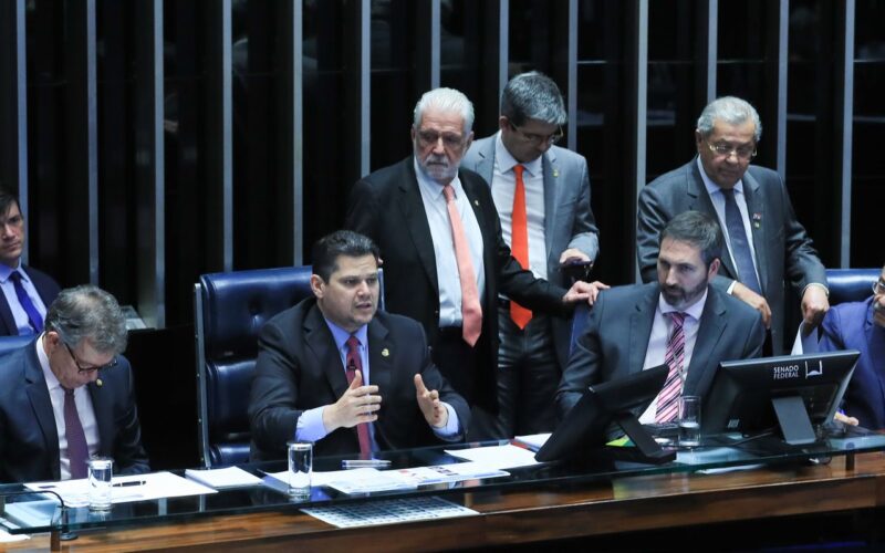 Senado aprova PEC que inclui guarda municipal na segurança pública