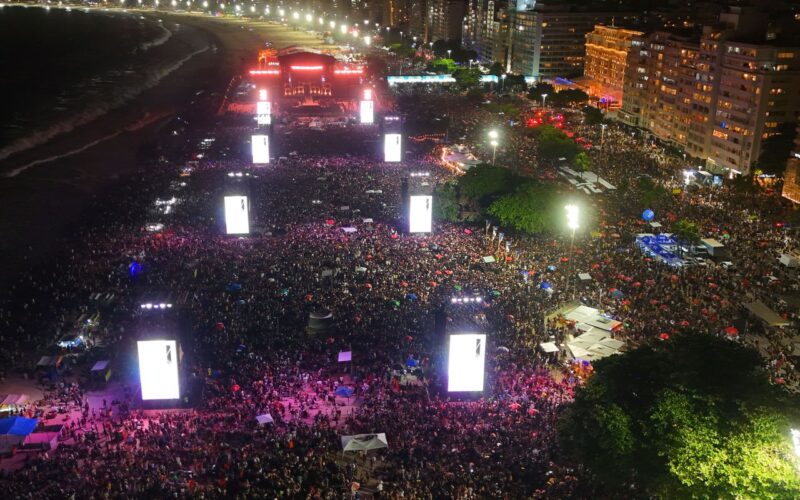 Show de Lady Gaga leva 2,1 milhões de pessoas para Copacabana