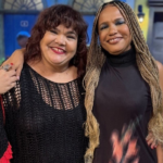 Simone Mazzer canta clássicos de Nelson Cavaquinho no Samba na Gamboa