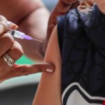 Van da Vacinação aplica mais de mil doses no Hospital Infantil Joana de Gusmão em Florianópolis