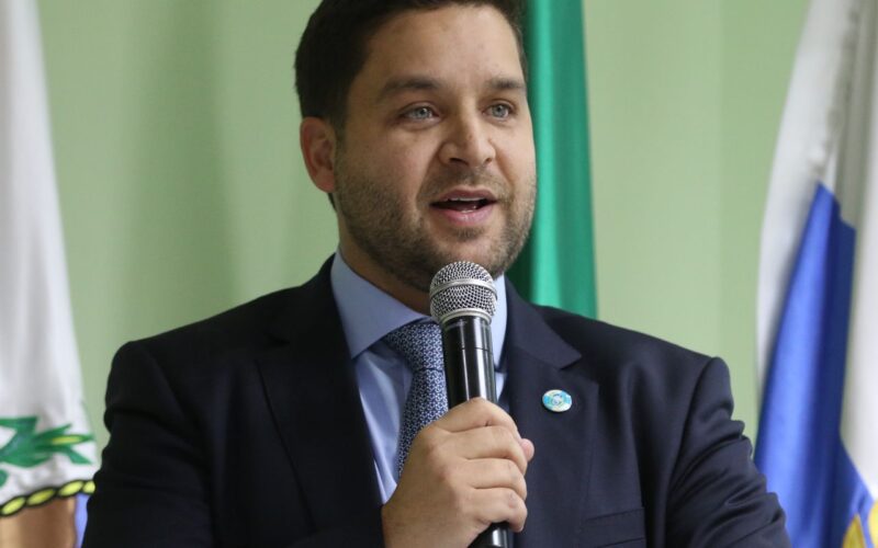 Vice-governador do Rio deixa cargo para assumir vaga no TCE
