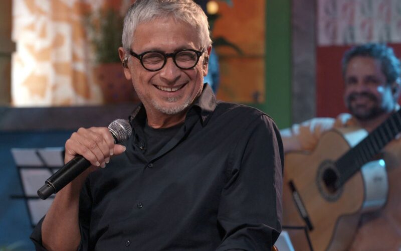 Zé Renato canta Zé Keti no programa Samba na Gamboa