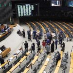 Adiada votação de projeto que reforça medida protetiva em caso de aproximação do agressor