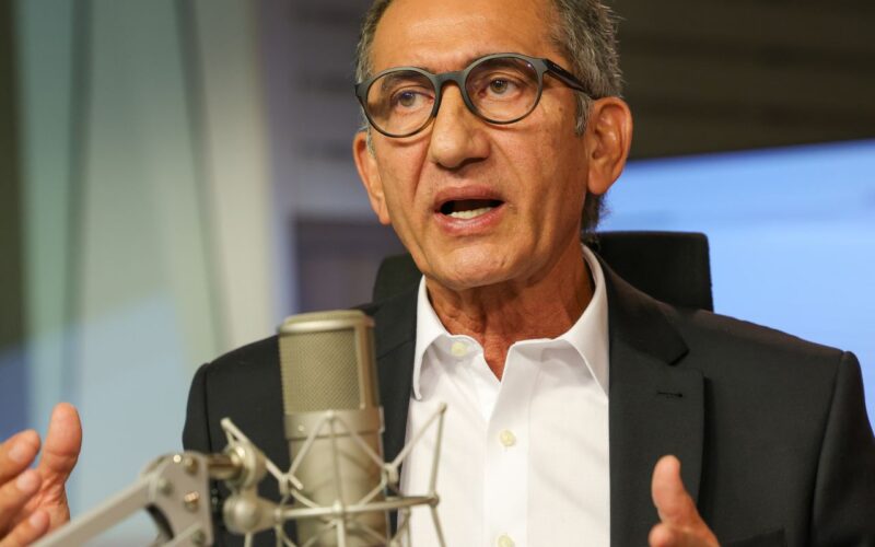 Águas do São Francisco irrigarão terras e economia local, diz ministro