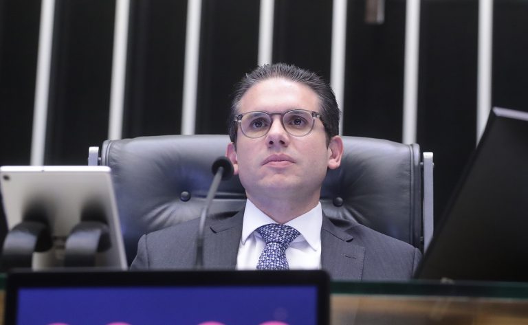 Aprovado pedido de urgência para projeto que suspende aumento do IOF; acompanhe - Notícias