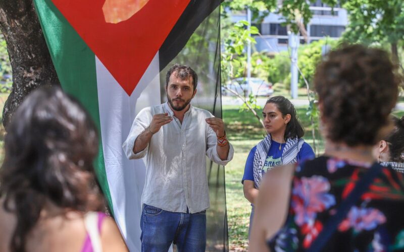 Ativista Thiago Ávila está a caminho do Brasil, diz Freedom Flotilla