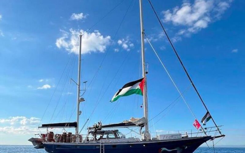 Barco com ativistas está a 48 horas de Gaza com ajuda humanitária