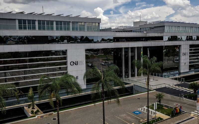 CNJ suspende promoção de juiz e diz que vaga deveria ser para mulher