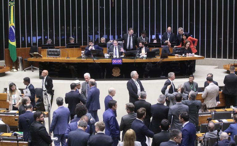 Câmara analisa projeto que cria os centros comunitários da paz; acompanhe - Notícias