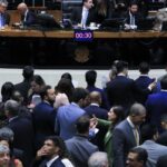 Câmara aprova urgência para suspender decreto do IOF