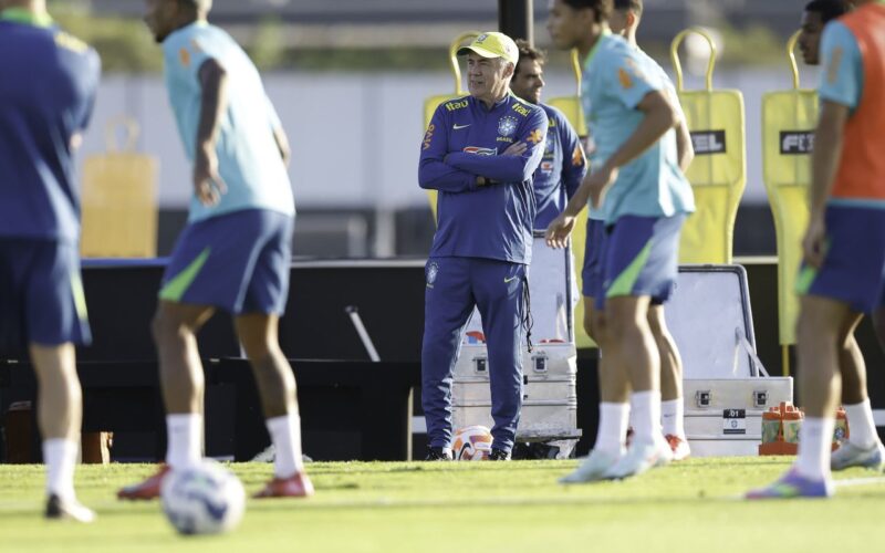 Carlo Ancelotti comanda o primeiro treino da seleção brasileira