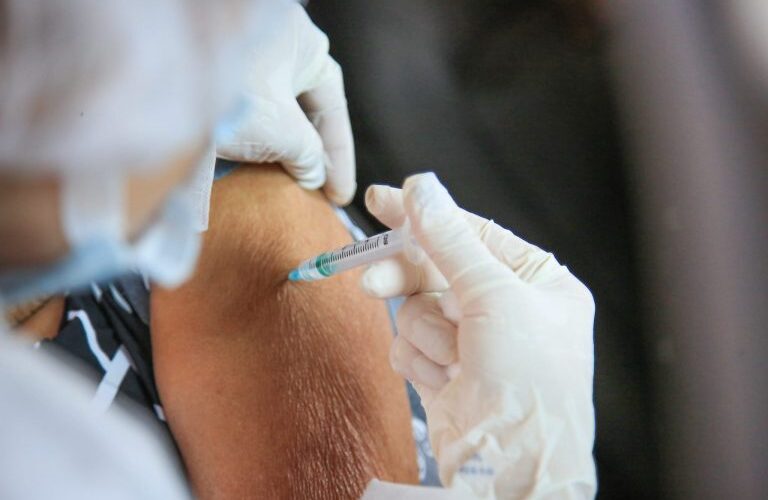Cobertura de vacina contra gripe para idosos é tema de audiência na Câmara nesta quarta - Notícias