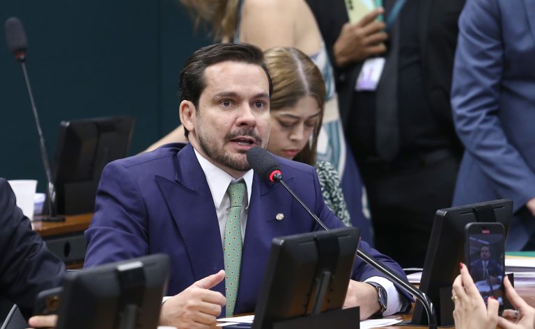 Comissão aprova ajuda de custo a paciente do SUS em tratamento em outro município - Notícias