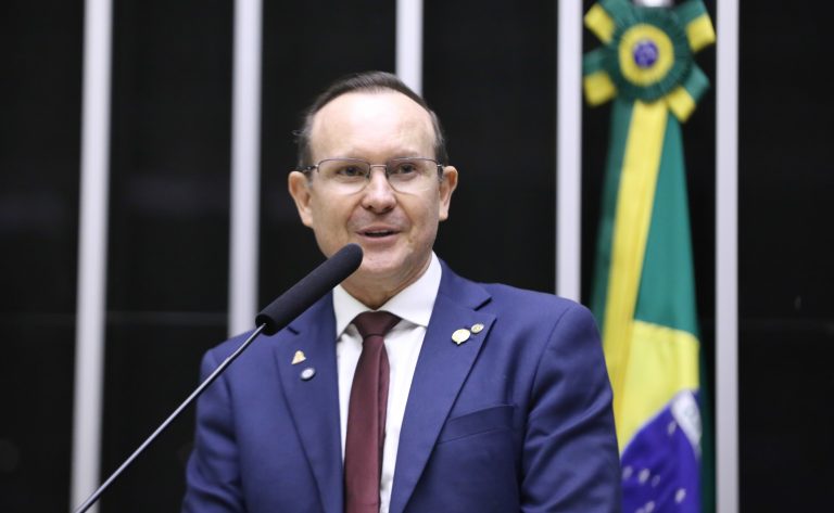 Comissão aprova equiparação de síndrome da pessoa rígida a deficiência - Notícias