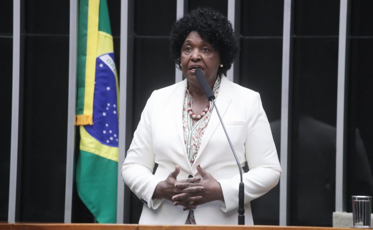 Comissão aprova homenagem a personalidades femininas e negras em novas emissões de cédulas e moedas - Notícias