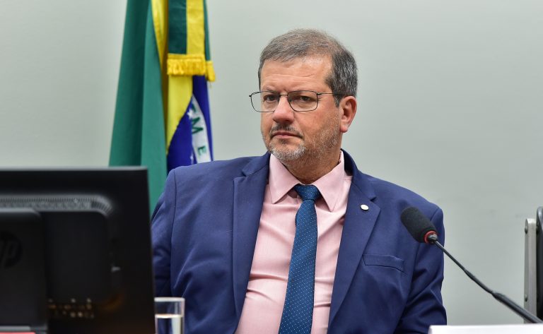 Comissão aprova inclusão de idosos no programa Educação de Jovens e Adultos - Notícias