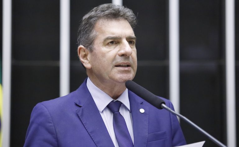Comissão aprova instalação e conservação de equipamentos coletivos como diretriz da política urbana - Notícias