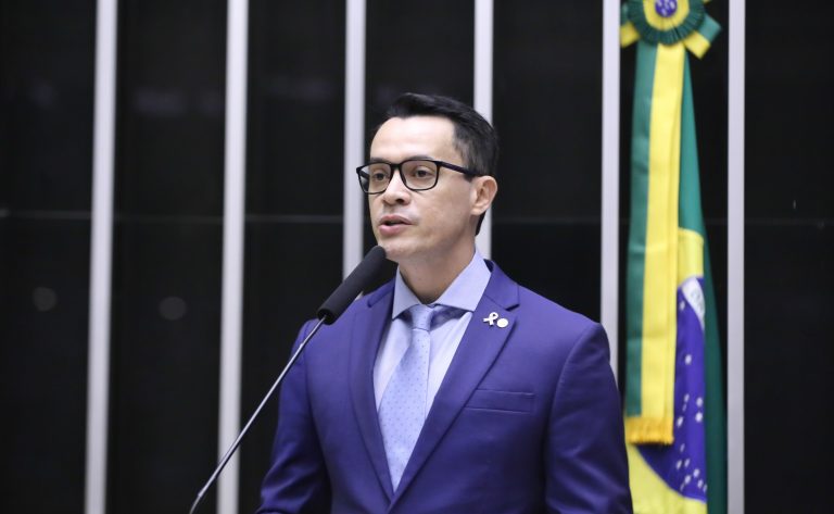 Comissão aprova projeto que facilita acesso de pessoas com deficiência a remédios à base de canabidiol - Notícias