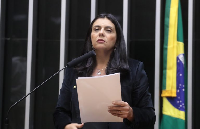 Comissão aprova projeto que obriga organizador de eventos a informar à polícia dados de compradores de ingressos - Notícias