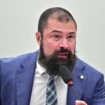 Comissão aprova projeto que reduz para 18 anos a idade mínima para compra de arma de fogo – Notícias