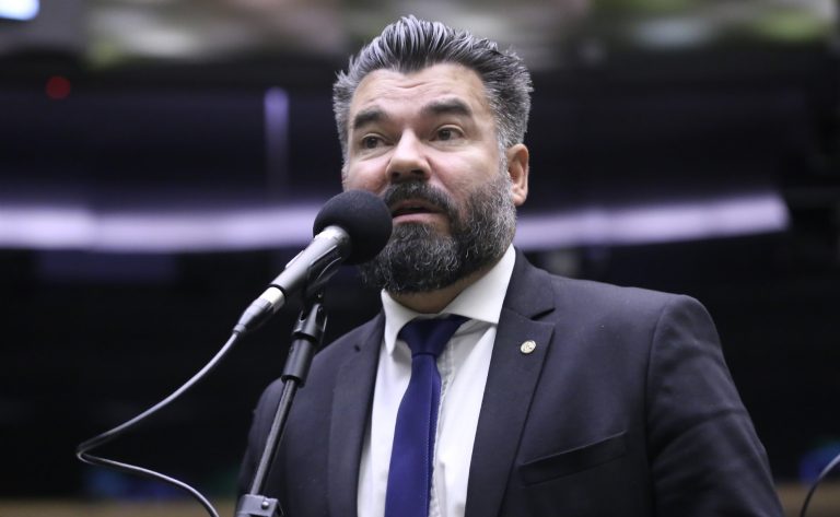 Comissão aprova projeto que susta regras sobre reavaliação psicológica e uso de armas por policiais - Notícias