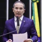Comissão aprova projeto que torna obrigatório bicicletário, guarda-volumes e vestiário em prédios públicos – Notícias