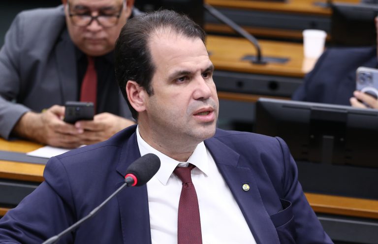 Comissão aprova regra para saque e pagamento em agência bancária que não seja a de cadastro - Notícias