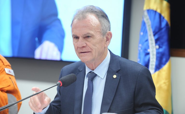 Comissão aprova regras para adoção de espaço público por entidade ou empresa - Notícias