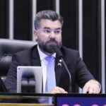 Comissão aprova suspensão de portaria do Exército que restringe armas para PMs e bombeiros - Notícias
