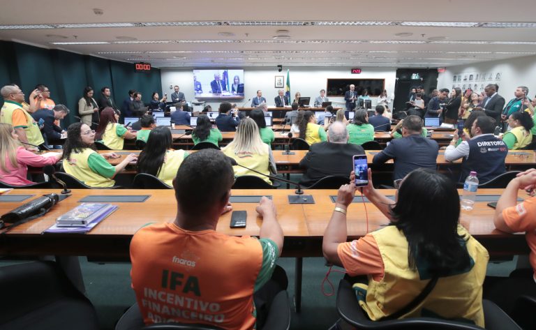 Comissão sobre aposentadoria especial de agentes de saúde começa a funcionar - Notícias