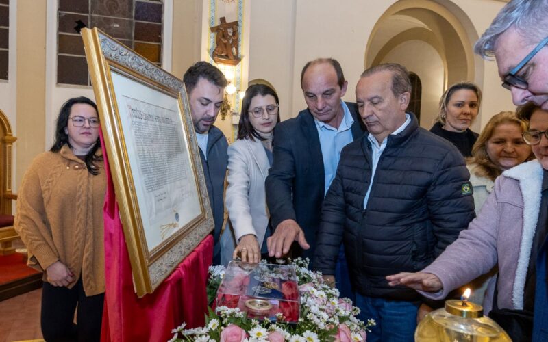 Da França para Joaçaba: governador acompanha celebração com a chegada das Relíquias de Santa Teresinha do Menino Jesus e seus pais