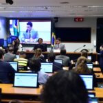 Debatedores divergem sobre transporte de passageiros em moto por aplicativos – Notícias