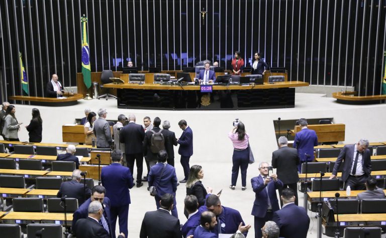 Deputados analisam projeto que cria 21 cargos de juiz do Trabalho no TRT em Belo Horizonte; acompanhe - Notícias