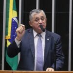 Deputados aprovam urgência para projeto que altera a tabela do Imposto de Renda – Notícias
