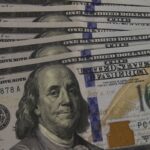 Dólar atinge menor valor em oito meses com conversa de Trump e Jinping