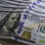 Dólar fecha abaixo de R$ 5,50 pela primeira vez em oito meses