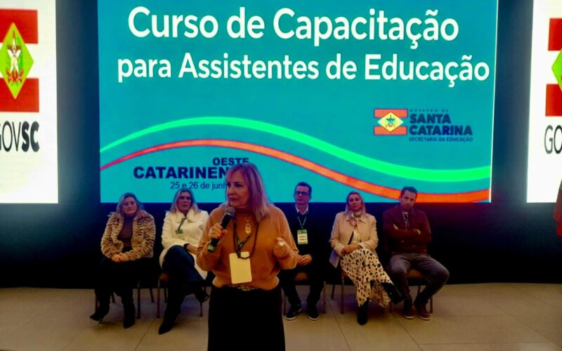 Educação de SC realiza formação para Assistentes de Educação da rede estadual