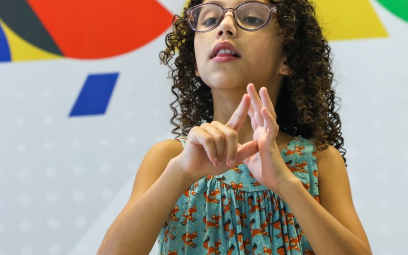 Enem: publicado o edital em Libras destinado a pessoas com deficiência