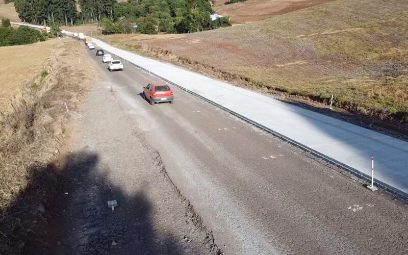 Estrada Boa: obras de pavimentação na SC-305 entre São Lourenço do Oeste e Campo Erê estão 40% concluídas