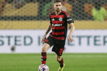Flamengo encara Bayern por vaga nas quartas do Mundial