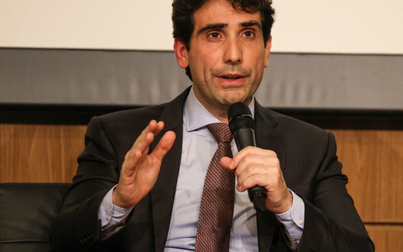 Galípolo diz que IOF não deveria ser usado para arrecadar