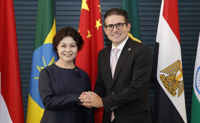Hugo Motta se reúne com parlamentares da China e dos Emirados Árabes - Notícias