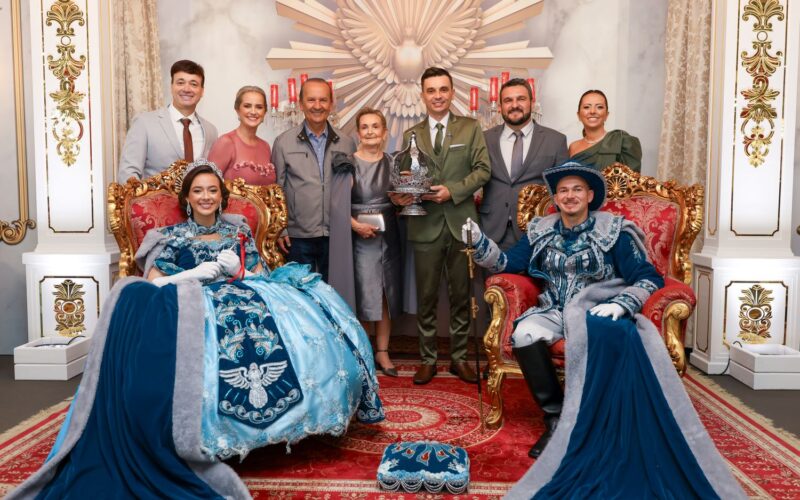 Jorginho Mello prestigia a tradicional Festa do Divino em Santo Amaro da Imperatriz