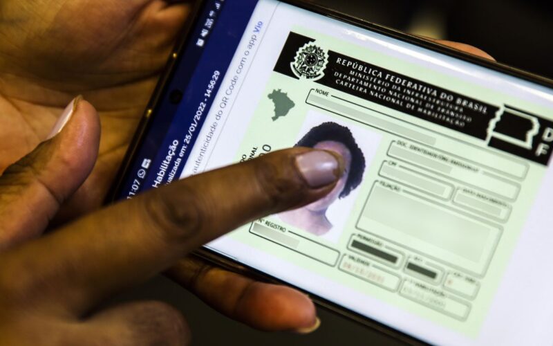 Lei que cria CNH gratuita para população de baixa renda é sancionada