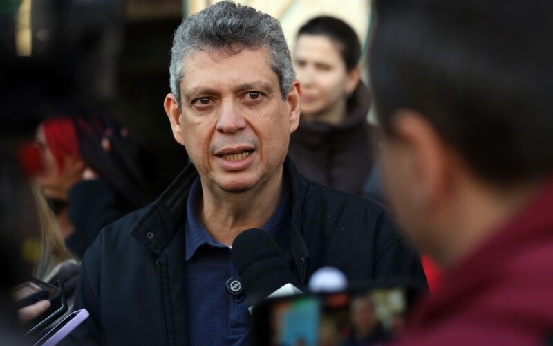 Macêdo diz que derrubada de decreto do IOF foi derrota do país