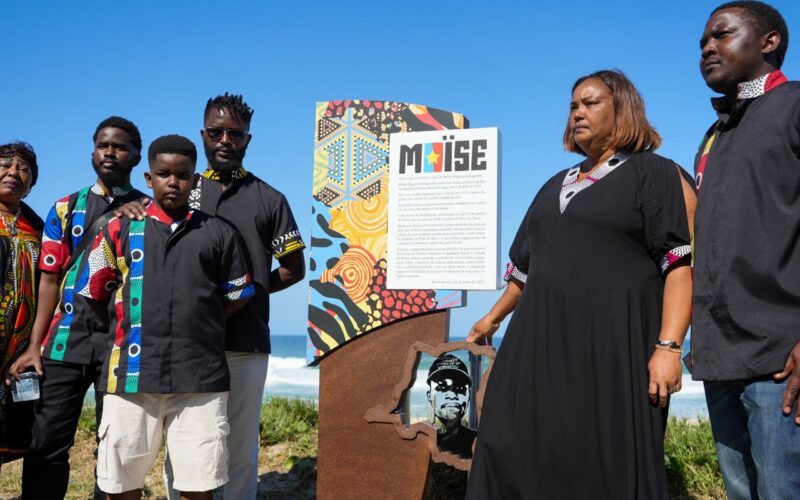 Memorial na Barra da Tijuca homenageia congolês Moïse, morto em 2022