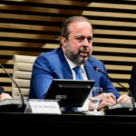 Ministro defende gás mais barato para reindustrialização do país